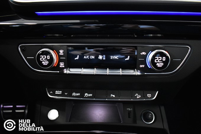 AUDI Q5 SPB 40 TDI quattro S tronic Identity Black S line